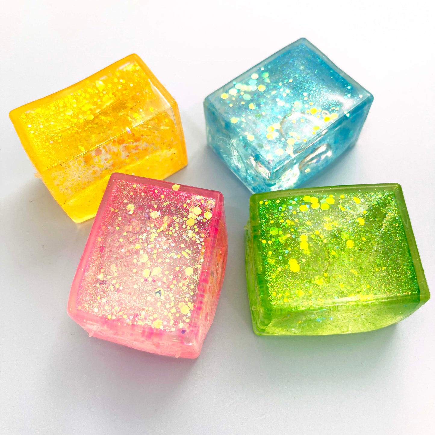 Sparkle Squeeze Cube
