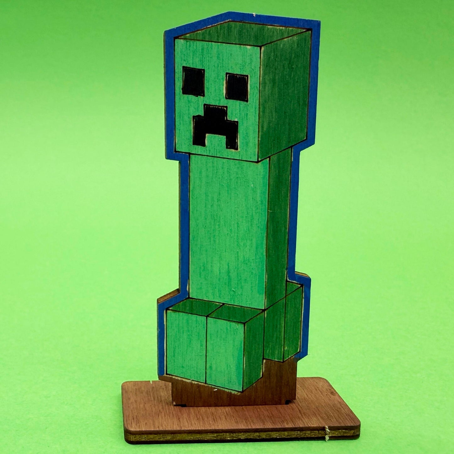 Minecrafter style wooden figures - Colour & Play